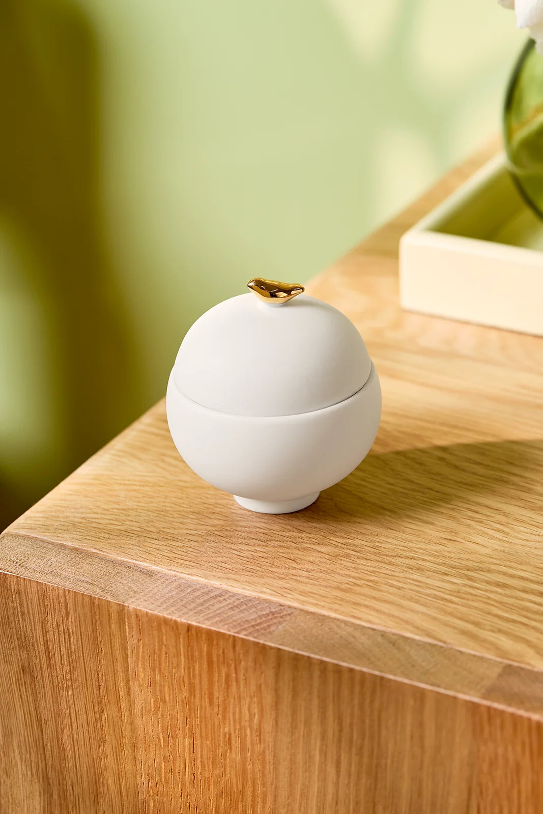 Porcelain stories"Bird".Can Diameter 7cm height. 8.1cm