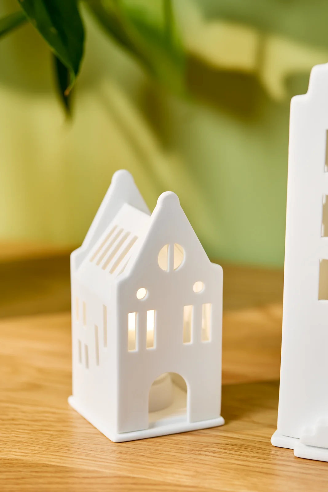 Small Lighthouse manor house 6x6x12.5cm