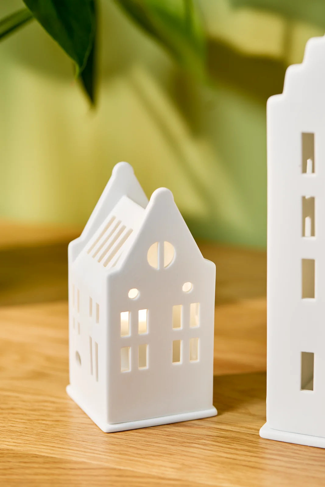 Small Lighthouse manor house 6x6x12.5cm
