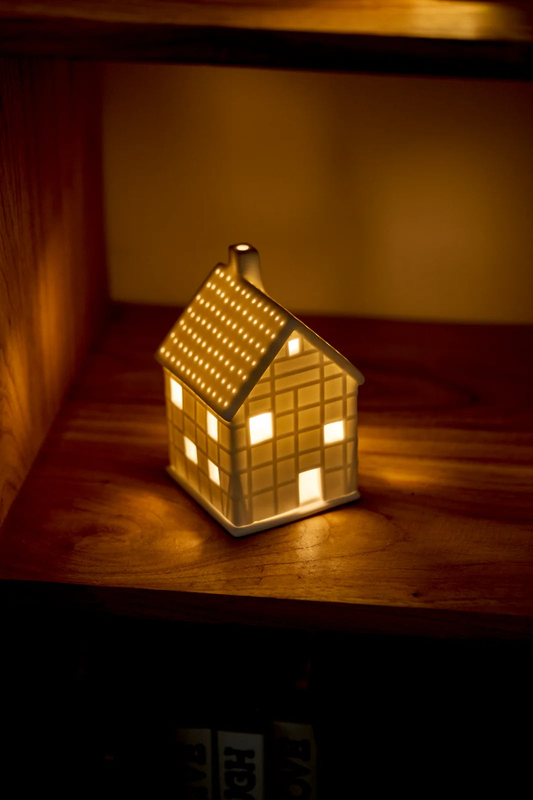 Half-timbered lighthouse small 7x7.5x12cm