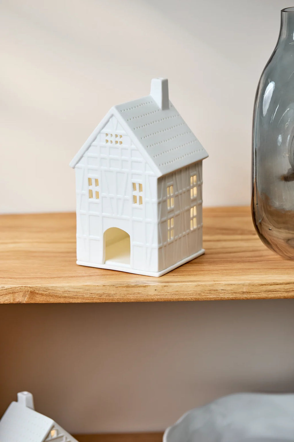 Half-timbered lighthouse large 9.5x10x19cm