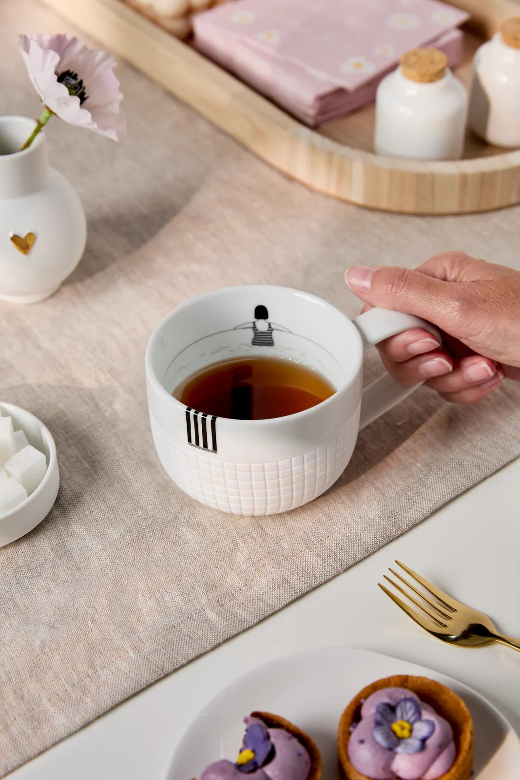 Picture Story Cup bathing pond 9.3x14x7cm