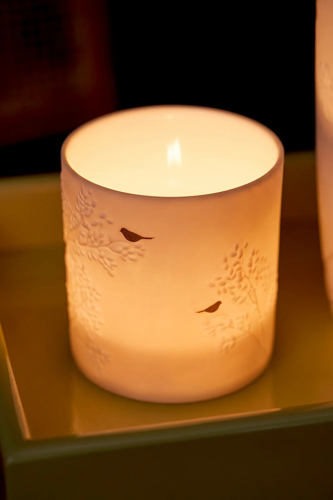 Porcelain light golden bird D.6.5cm H.7cm