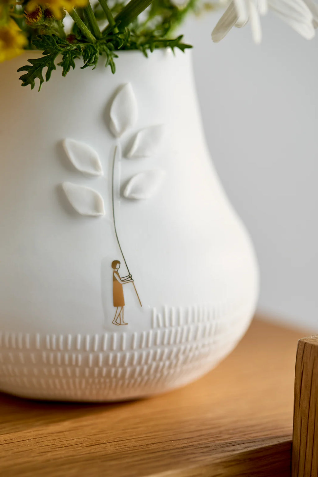 Picture story vase meadow