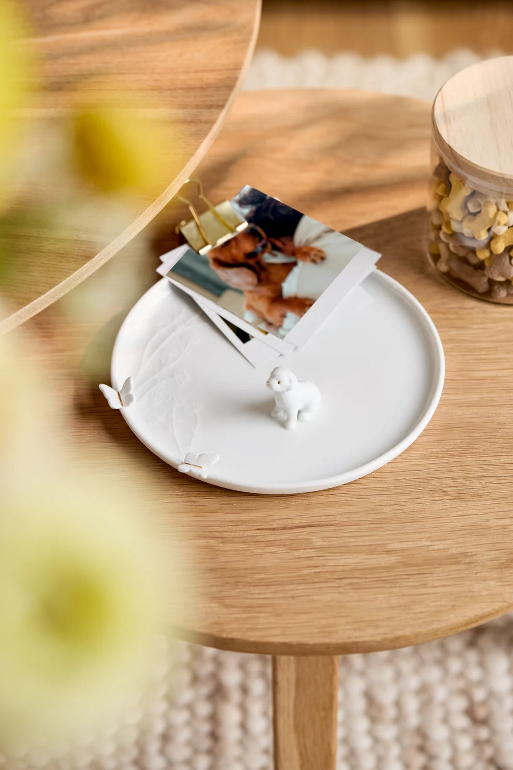 Plate Dog