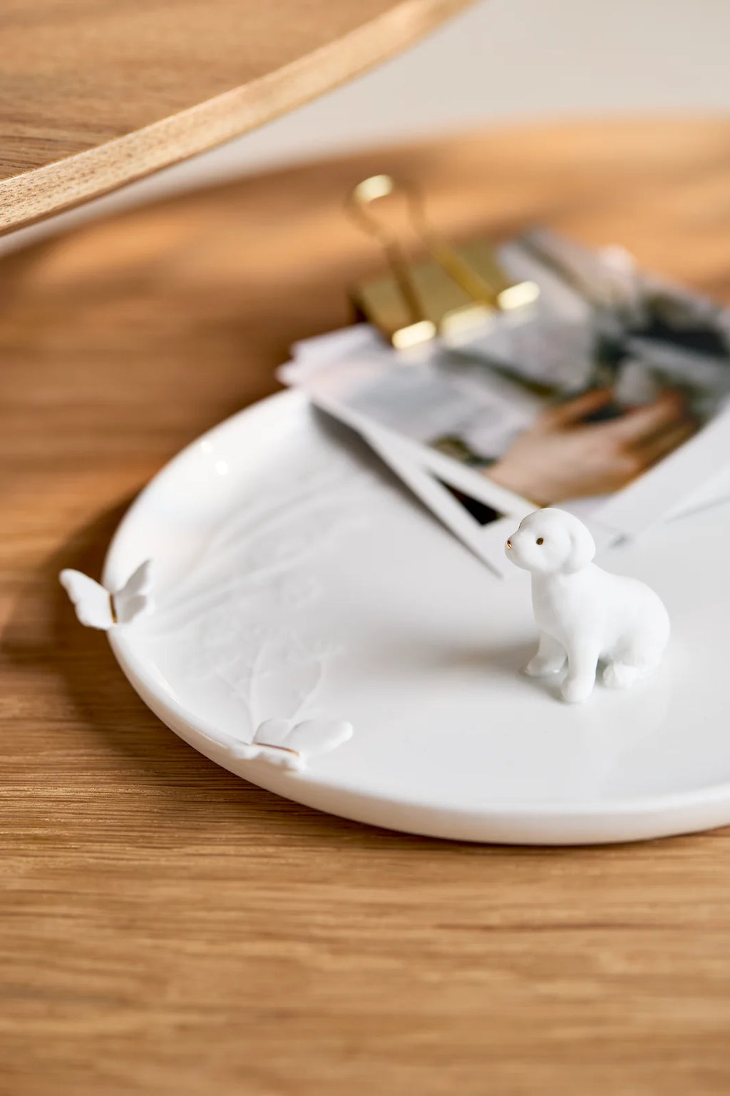 Plate Dog