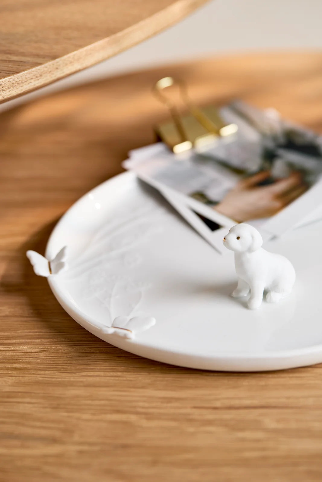 Plate Dog