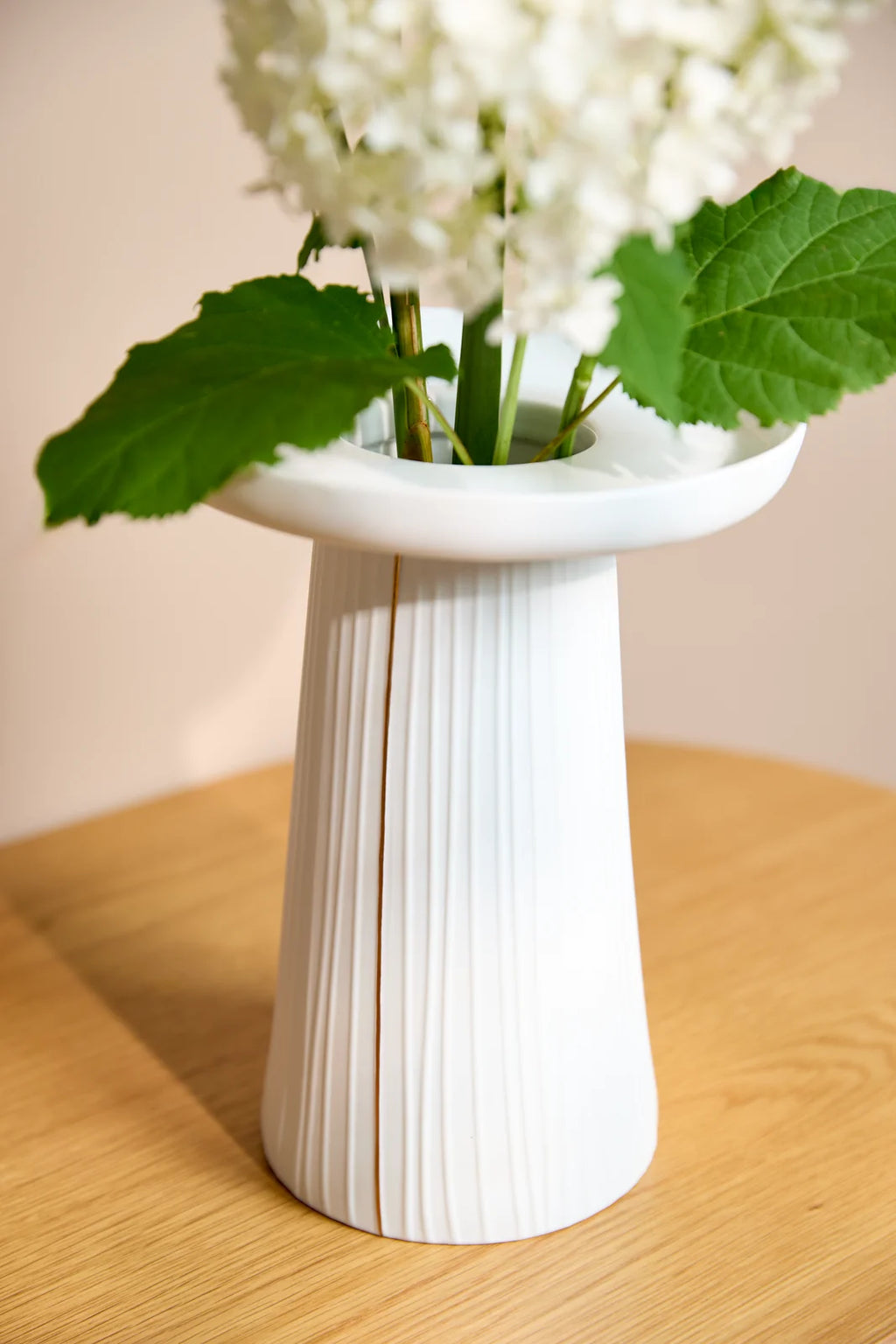 Vase pleated