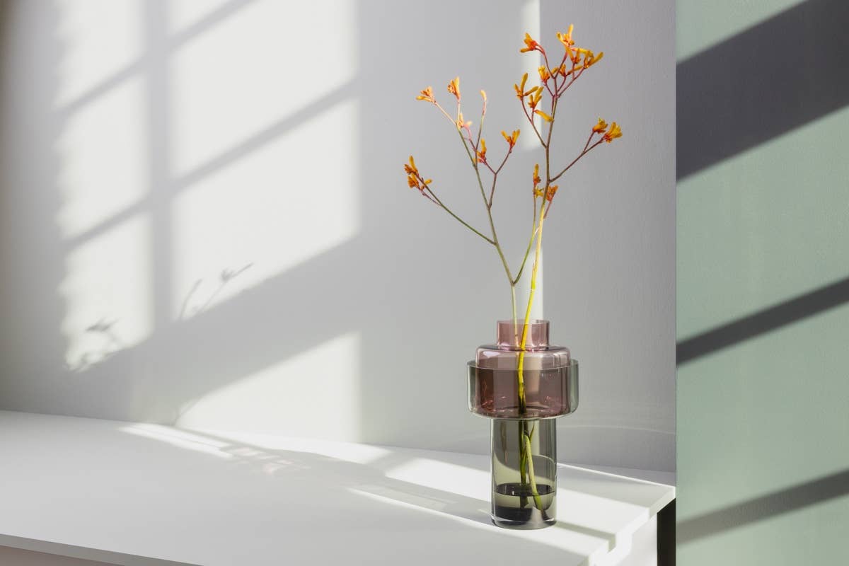 Glass vase 'Aura' purple