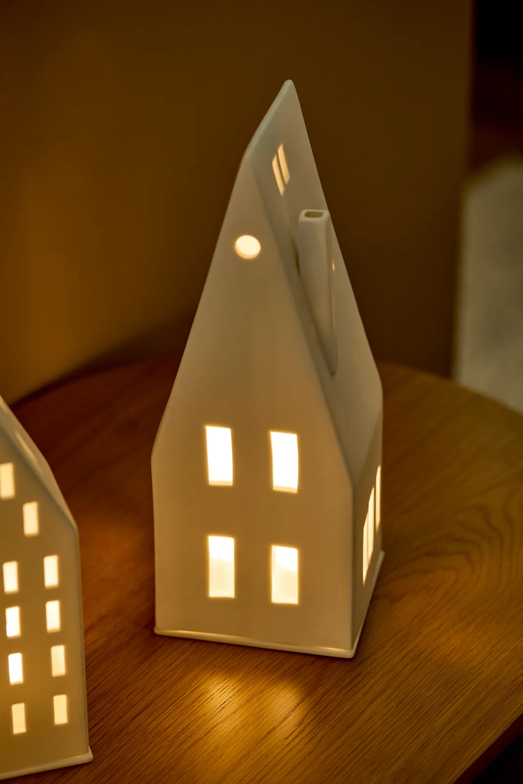 Large light house pitched roof 12x11x30.5cm